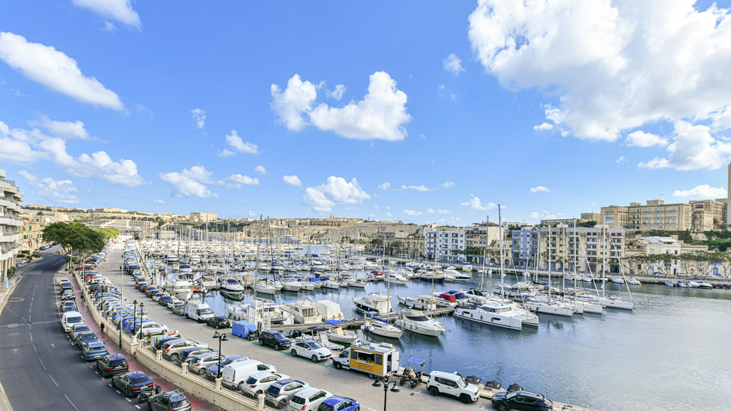 ta-xbiex-rent-apartment-christies-malta